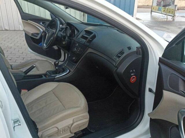 Белый Опель Инсигния, объемом двигателя 2 л и пробегом 274 тыс. км за 6500 $, фото 8 на Automoto.ua