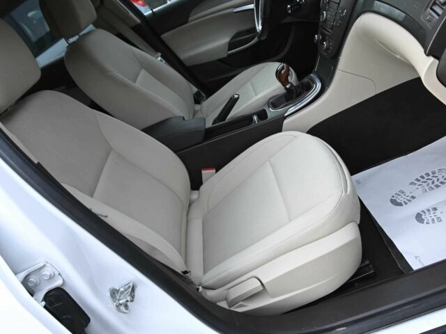 Білий Опель Інсігнія, об'ємом двигуна 1.8 л та пробігом 134 тис. км за 7700 $, фото 18 на Automoto.ua