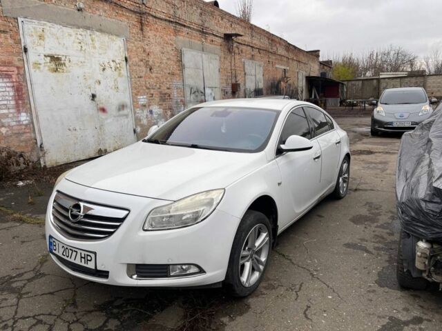 Білий Опель Інсігнія, об'ємом двигуна 2 л та пробігом 185 тис. км за 3750 $, фото 1 на Automoto.ua