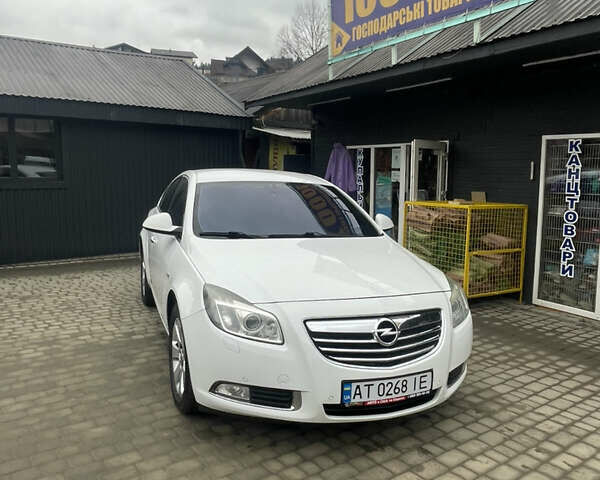 Белый Опель Инсигния, объемом двигателя 1.96 л и пробегом 237 тыс. км за 8100 $, фото 1 на Automoto.ua