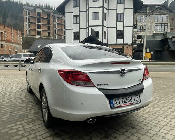 Белый Опель Инсигния, объемом двигателя 1.96 л и пробегом 237 тыс. км за 8100 $, фото 4 на Automoto.ua