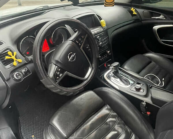 Белый Опель Инсигния, объемом двигателя 1.96 л и пробегом 237 тыс. км за 8100 $, фото 8 на Automoto.ua