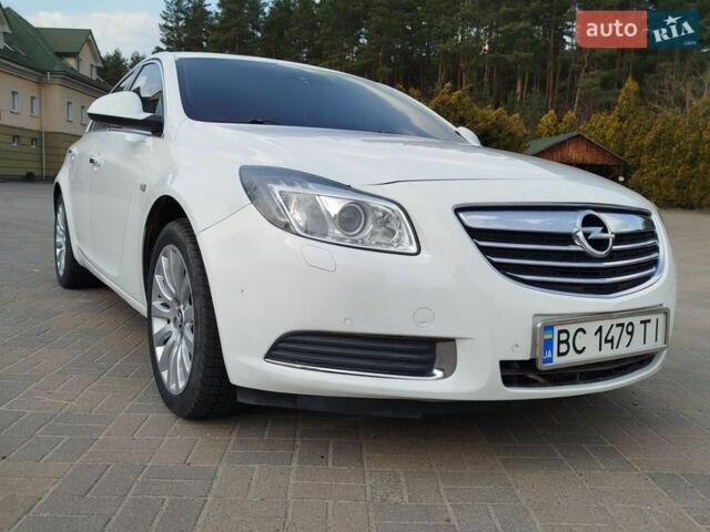 Білий Опель Інсігнія, об'ємом двигуна 1.96 л та пробігом 237 тис. км за 6599 $, фото 21 на Automoto.ua