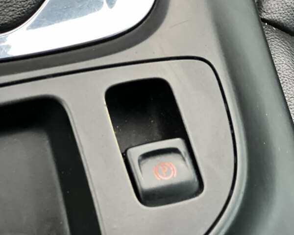 Белый Опель Инсигния, объемом двигателя 2 л и пробегом 325 тыс. км за 5350 $, фото 15 на Automoto.ua