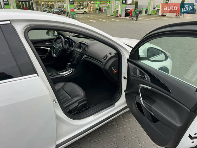 Белый Опель Инсигния, объемом двигателя 2 л и пробегом 325 тыс. км за 5350 $, фото 11 на Automoto.ua