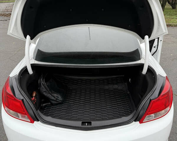 Белый Опель Инсигния, объемом двигателя 1.4 л и пробегом 158 тыс. км за 9800 $, фото 6 на Automoto.ua