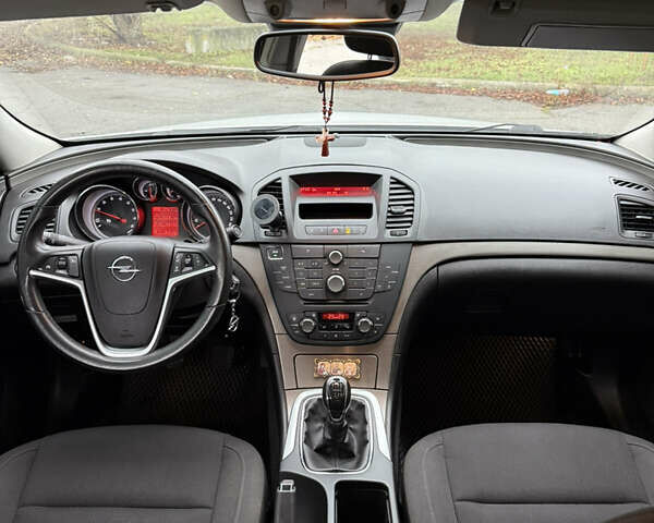 Белый Опель Инсигния, объемом двигателя 1.4 л и пробегом 158 тыс. км за 9800 $, фото 11 на Automoto.ua