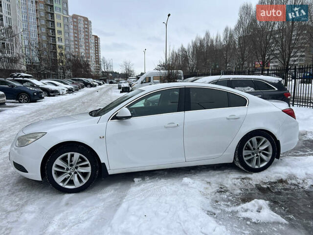 Белый Опель Инсигния, объемом двигателя 2 л и пробегом 177 тыс. км за 7400 $, фото 21 на Automoto.ua