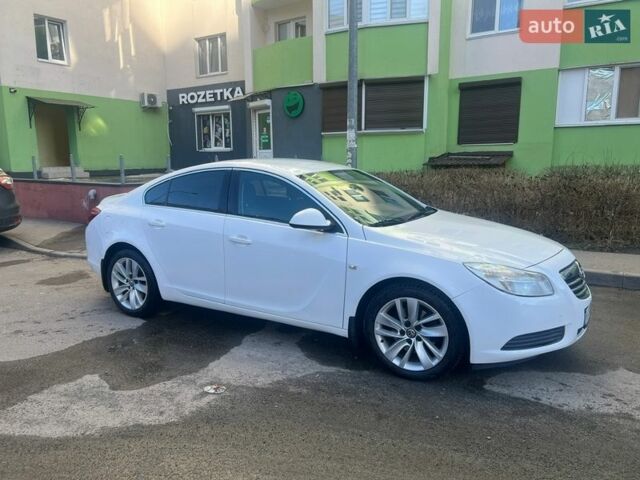 Белый Опель Инсигния, объемом двигателя 2 л и пробегом 178 тыс. км за 6900 $, фото 8 на Automoto.ua