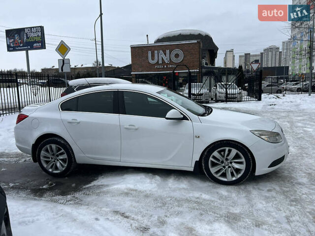 Белый Опель Инсигния, объемом двигателя 2 л и пробегом 177 тыс. км за 7400 $, фото 14 на Automoto.ua