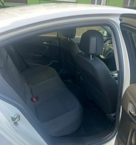 Белый Опель Инсигния, объемом двигателя 2 л и пробегом 178 тыс. км за 6900 $, фото 23 на Automoto.ua