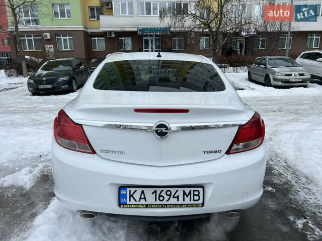 Белый Опель Инсигния, объемом двигателя 2 л и пробегом 177 тыс. км за 7400 $, фото 17 на Automoto.ua