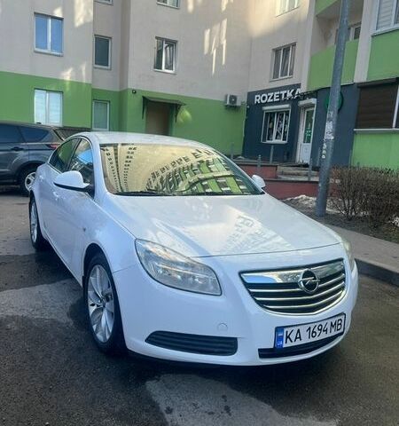 Белый Опель Инсигния, объемом двигателя 2 л и пробегом 178 тыс. км за 6900 $, фото 3 на Automoto.ua