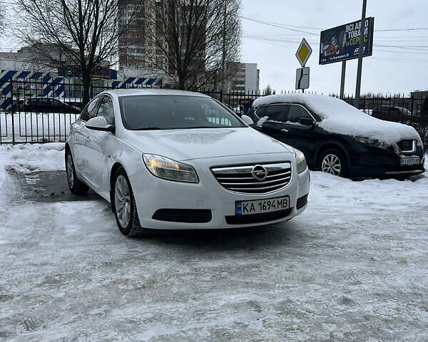 Белый Опель Инсигния, объемом двигателя 2 л и пробегом 177 тыс. км за 7400 $, фото 10 на Automoto.ua