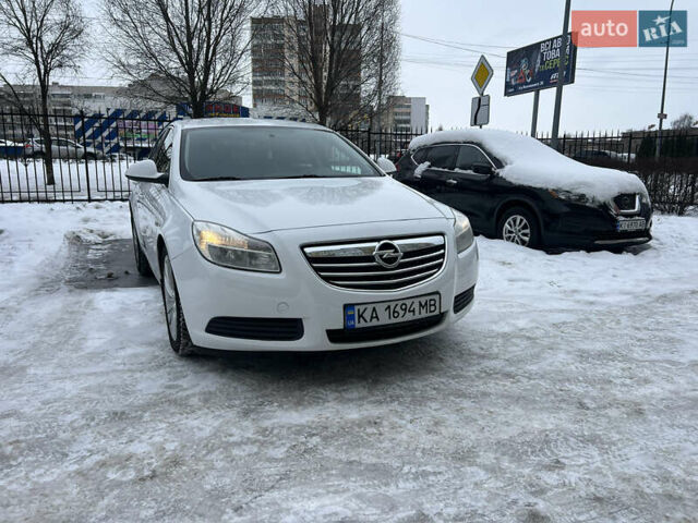 Белый Опель Инсигния, объемом двигателя 2 л и пробегом 177 тыс. км за 7400 $, фото 5 на Automoto.ua
