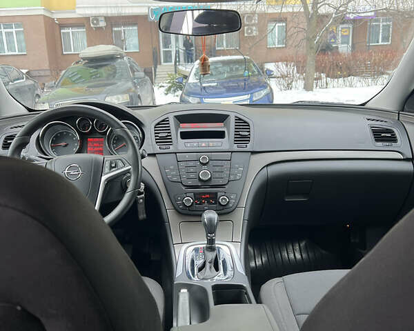 Белый Опель Инсигния, объемом двигателя 2 л и пробегом 177 тыс. км за 7400 $, фото 30 на Automoto.ua