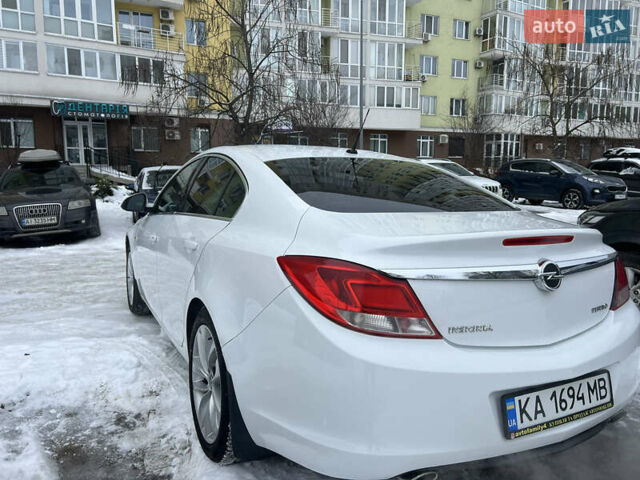 Белый Опель Инсигния, объемом двигателя 2 л и пробегом 177 тыс. км за 7400 $, фото 19 на Automoto.ua