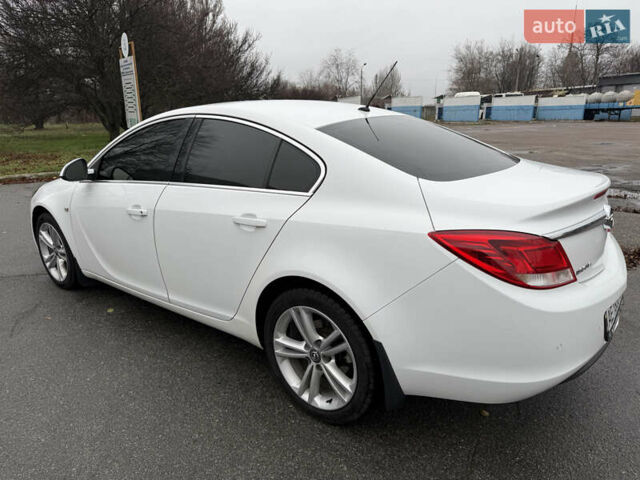 Белый Опель Инсигния, объемом двигателя 1.4 л и пробегом 158 тыс. км за 9800 $, фото 3 на Automoto.ua