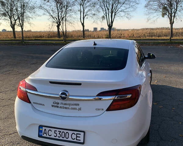 Белый Опель Инсигния, объемом двигателя 1.96 л и пробегом 315 тыс. км за 7500 $, фото 5 на Automoto.ua