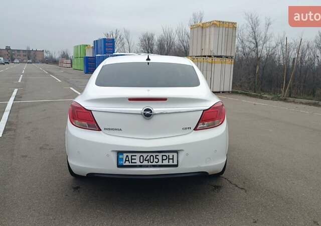Белый Опель Инсигния, объемом двигателя 1.96 л и пробегом 192 тыс. км за 9500 $, фото 3 на Automoto.ua