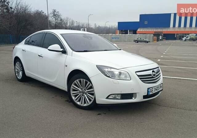 Белый Опель Инсигния, объемом двигателя 1.96 л и пробегом 192 тыс. км за 9500 $, фото 6 на Automoto.ua