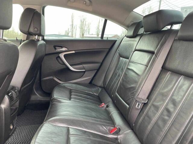 Білий Опель Інсігнія, об'ємом двигуна 2 л та пробігом 192 тис. км за 9600 $, фото 21 на Automoto.ua