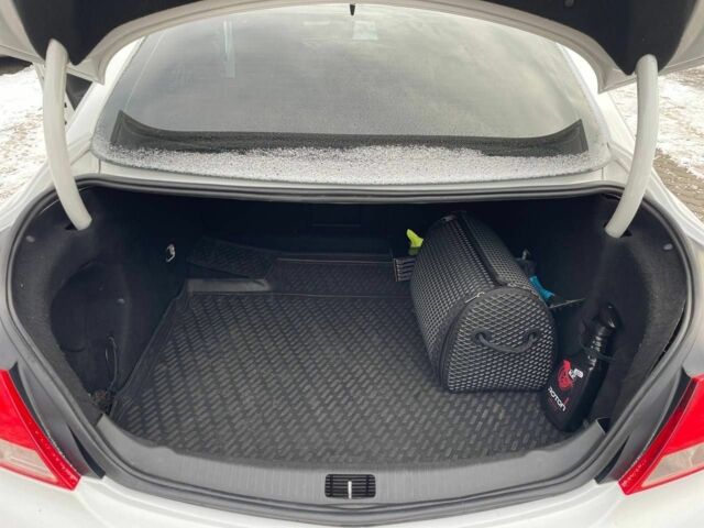 Белый Опель Инсигния, объемом двигателя 2 л и пробегом 192 тыс. км за 9600 $, фото 22 на Automoto.ua