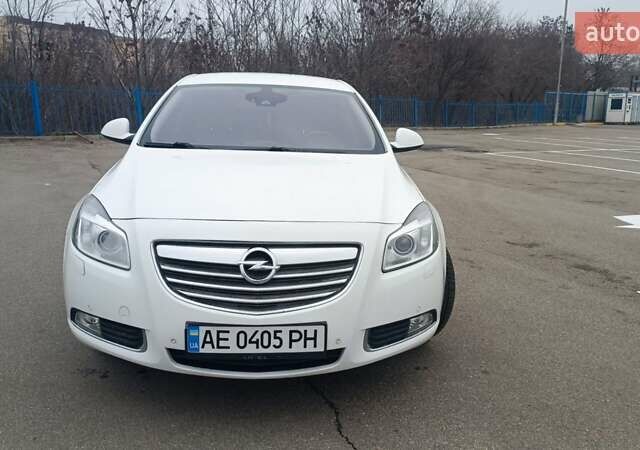 Белый Опель Инсигния, объемом двигателя 1.96 л и пробегом 195 тыс. км за 7800 $, фото 7 на Automoto.ua