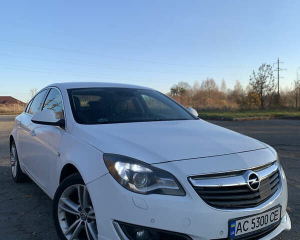 Белый Опель Инсигния, объемом двигателя 1.96 л и пробегом 315 тыс. км за 7500 $, фото 1 на Automoto.ua