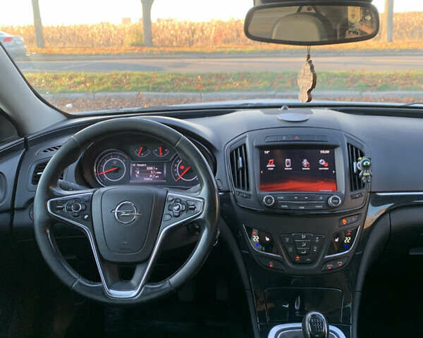 Белый Опель Инсигния, объемом двигателя 1.96 л и пробегом 315 тыс. км за 7500 $, фото 2 на Automoto.ua