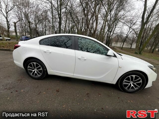 Белый Опель Инсигния, объемом двигателя 1.4 л и пробегом 226 тыс. км за 8400 $, фото 2 на Automoto.ua