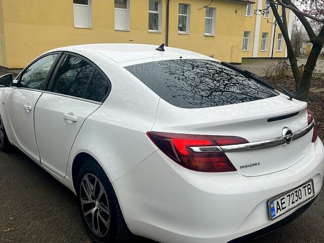 Белый Опель Инсигния, объемом двигателя 1.4 л и пробегом 226 тыс. км за 8400 $, фото 5 на Automoto.ua