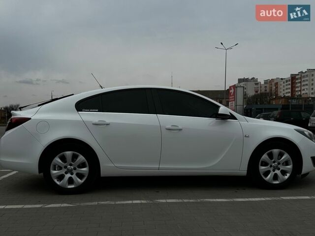 Белый Опель Инсигния, объемом двигателя 1.6 л и пробегом 208 тыс. км за 10300 $, фото 6 на Automoto.ua