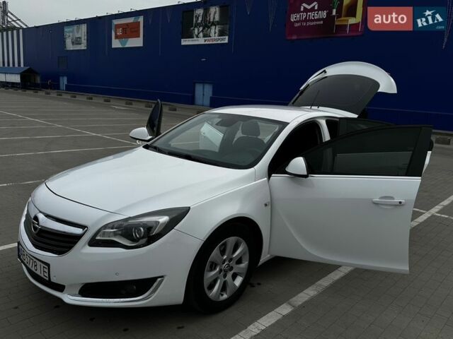 Белый Опель Инсигния, объемом двигателя 1.6 л и пробегом 208 тыс. км за 10300 $, фото 11 на Automoto.ua