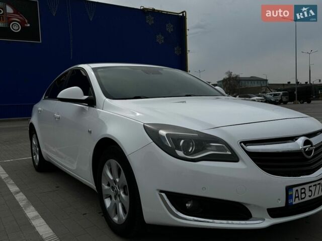 Белый Опель Инсигния, объемом двигателя 1.6 л и пробегом 208 тыс. км за 10300 $, фото 10 на Automoto.ua