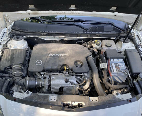 Белый Опель Инсигния, объемом двигателя 1.6 л и пробегом 180 тыс. км за 11200 $, фото 20 на Automoto.ua