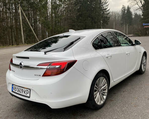 Белый Опель Инсигния, объемом двигателя 1.6 л и пробегом 180 тыс. км за 11200 $, фото 6 на Automoto.ua