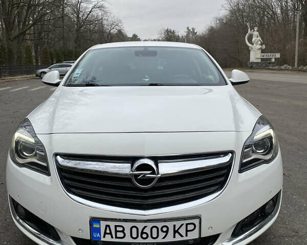 Белый Опель Инсигния, объемом двигателя 1.6 л и пробегом 180 тыс. км за 11200 $, фото 3 на Automoto.ua