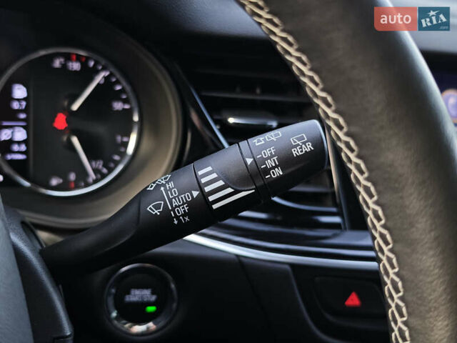 Белый Опель Инсигния, объемом двигателя 2 л и пробегом 182 тыс. км за 17500 $, фото 29 на Automoto.ua