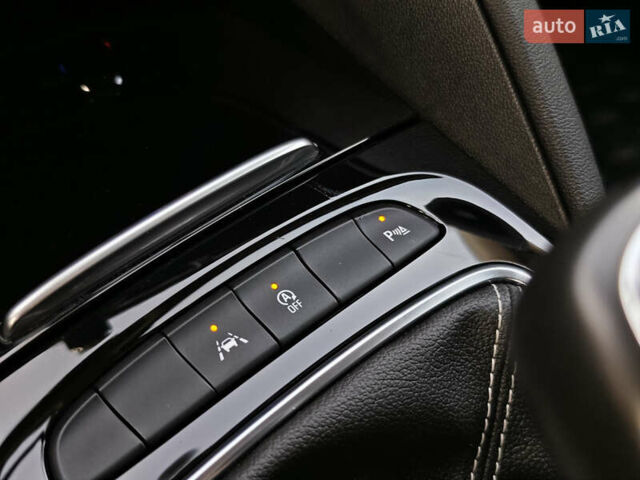 Белый Опель Инсигния, объемом двигателя 2 л и пробегом 182 тыс. км за 17500 $, фото 39 на Automoto.ua