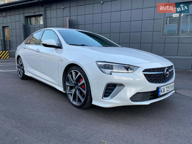 Белый Опель Инсигния, объемом двигателя 2 л и пробегом 90 тыс. км за 25000 $, фото 13 на Automoto.ua