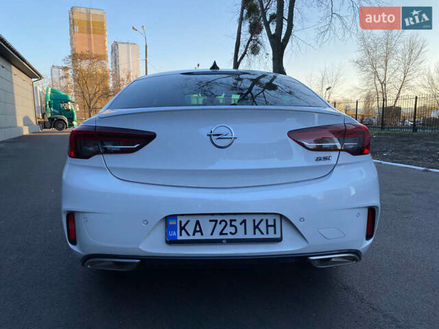Белый Опель Инсигния, объемом двигателя 2 л и пробегом 90 тыс. км за 25000 $, фото 8 на Automoto.ua