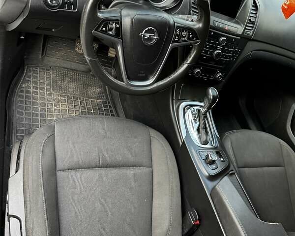 Белый Опель Инсигния, объемом двигателя 2 л и пробегом 245 тыс. км за 7200 $, фото 19 на Automoto.ua