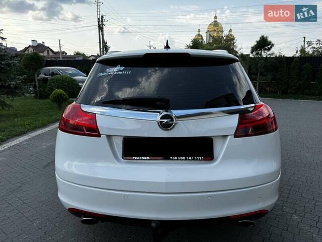 Белый Опель Инсигния, объемом двигателя 2 л и пробегом 245 тыс. км за 7200 $, фото 2 на Automoto.ua