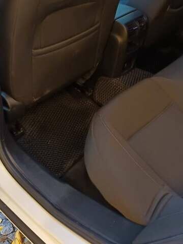 Білий Опель Інсігнія, об'ємом двигуна 1.96 л та пробігом 333 тис. км за 5900 $, фото 18 на Automoto.ua