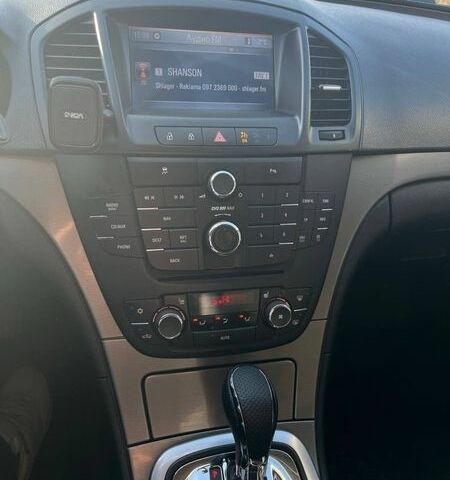 Білий Опель Інсігнія, об'ємом двигуна 1.96 л та пробігом 260 тис. км за 7800 $, фото 2 на Automoto.ua