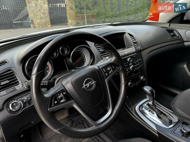 Белый Опель Инсигния, объемом двигателя 2 л и пробегом 245 тыс. км за 7200 $, фото 20 на Automoto.ua