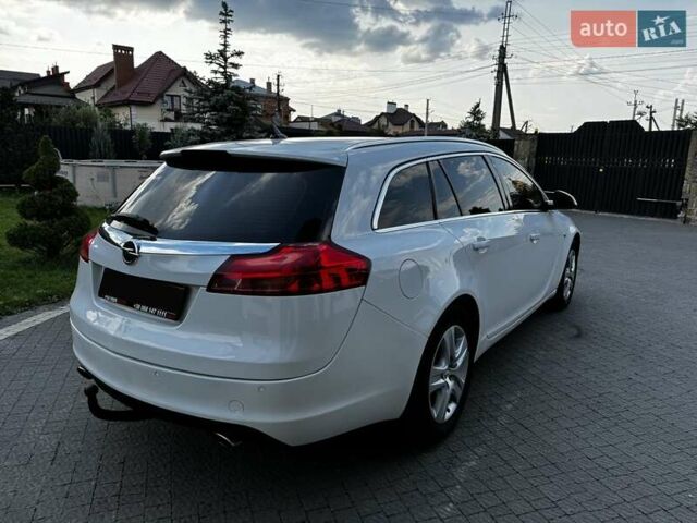Белый Опель Инсигния, объемом двигателя 2 л и пробегом 245 тыс. км за 7200 $, фото 4 на Automoto.ua