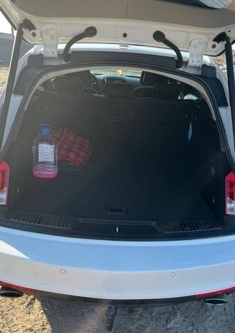 Білий Опель Інсігнія, об'ємом двигуна 1.96 л та пробігом 260 тис. км за 7800 $, фото 21 на Automoto.ua