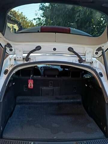 Білий Опель Інсігнія, об'ємом двигуна 1.96 л та пробігом 333 тис. км за 5900 $, фото 20 на Automoto.ua